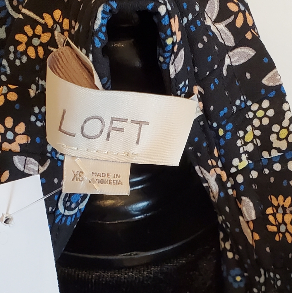 Loft - Floral Blouse - Picture 2 of 6